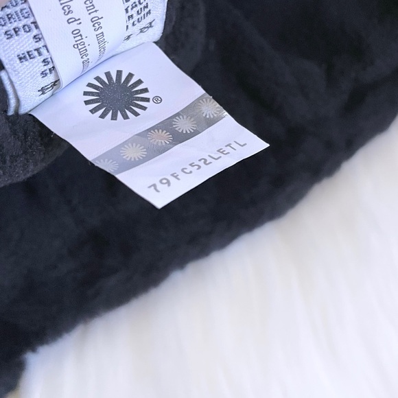 UGG Women’s Sheepskin Trapper Hat In Black - Picture 8 of 8